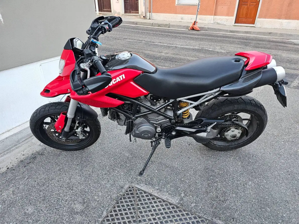 Ducati Hypermotard 796 (2012) (4)