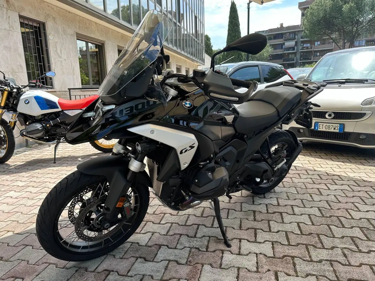 Bmw R 1300 GS Triple Black (2023 - 26) (3)