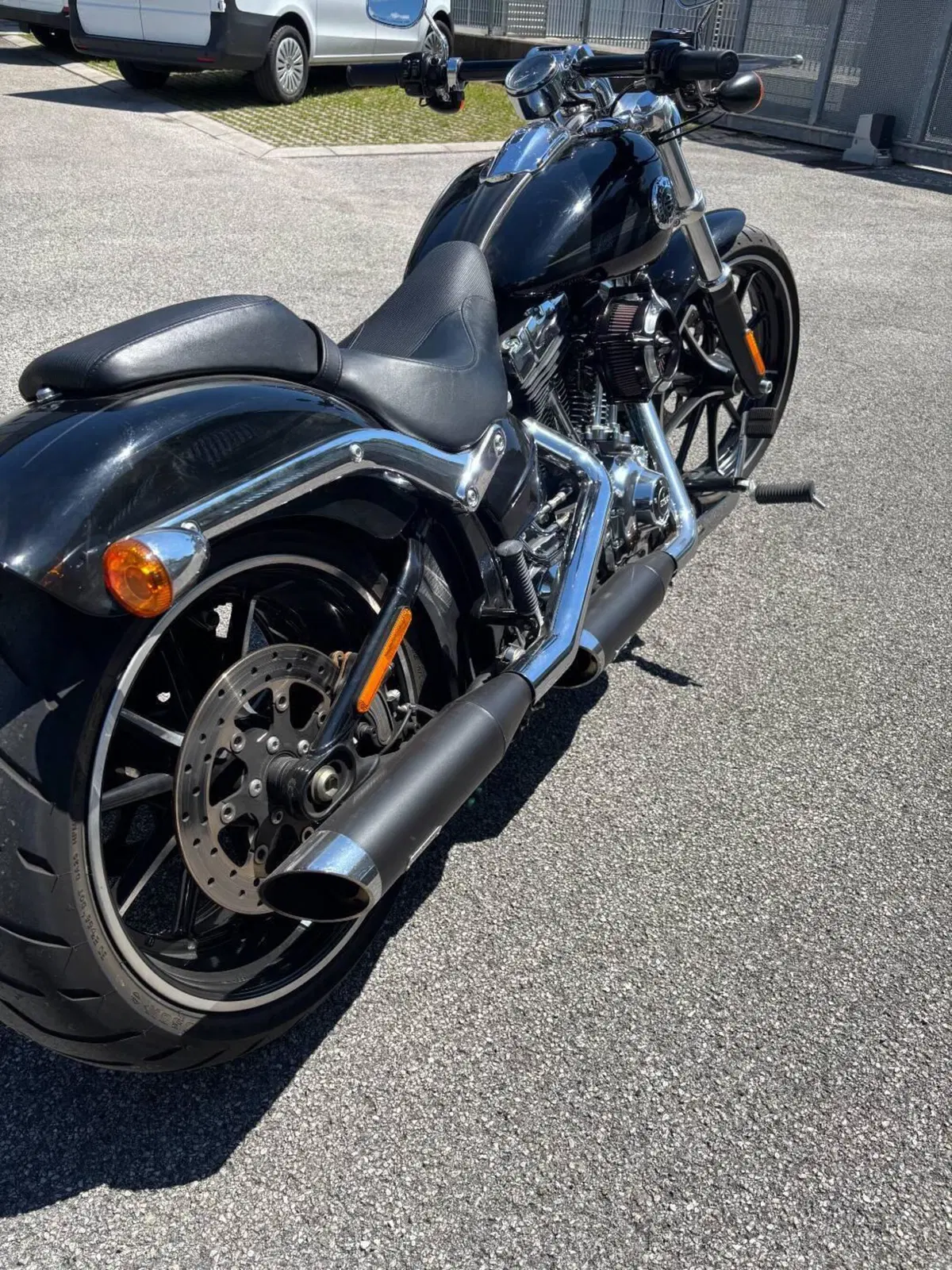 Harley-Davidson 1690 Breakout (2013 - 17) - FXSB (7)