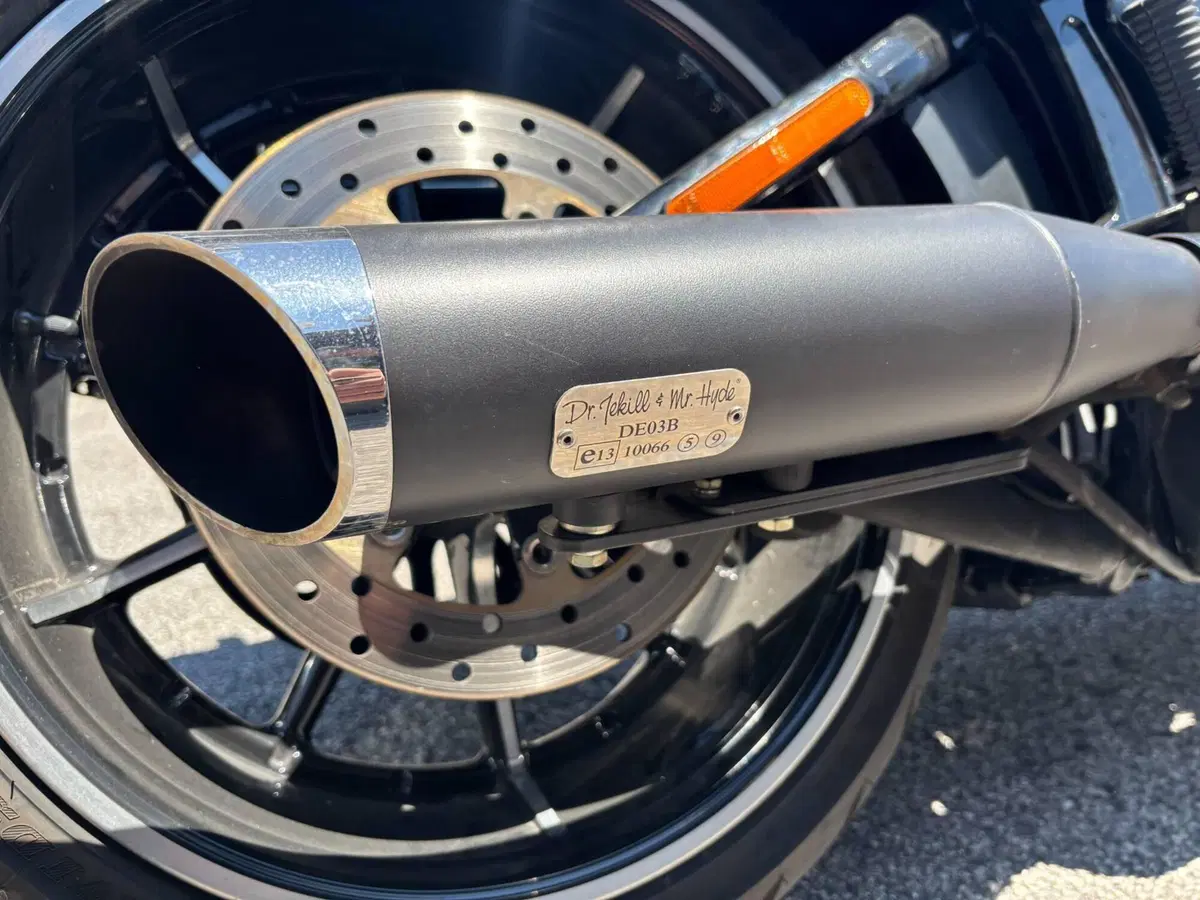 Harley-Davidson 1690 Breakout (2013 - 17) - FXSB (3)