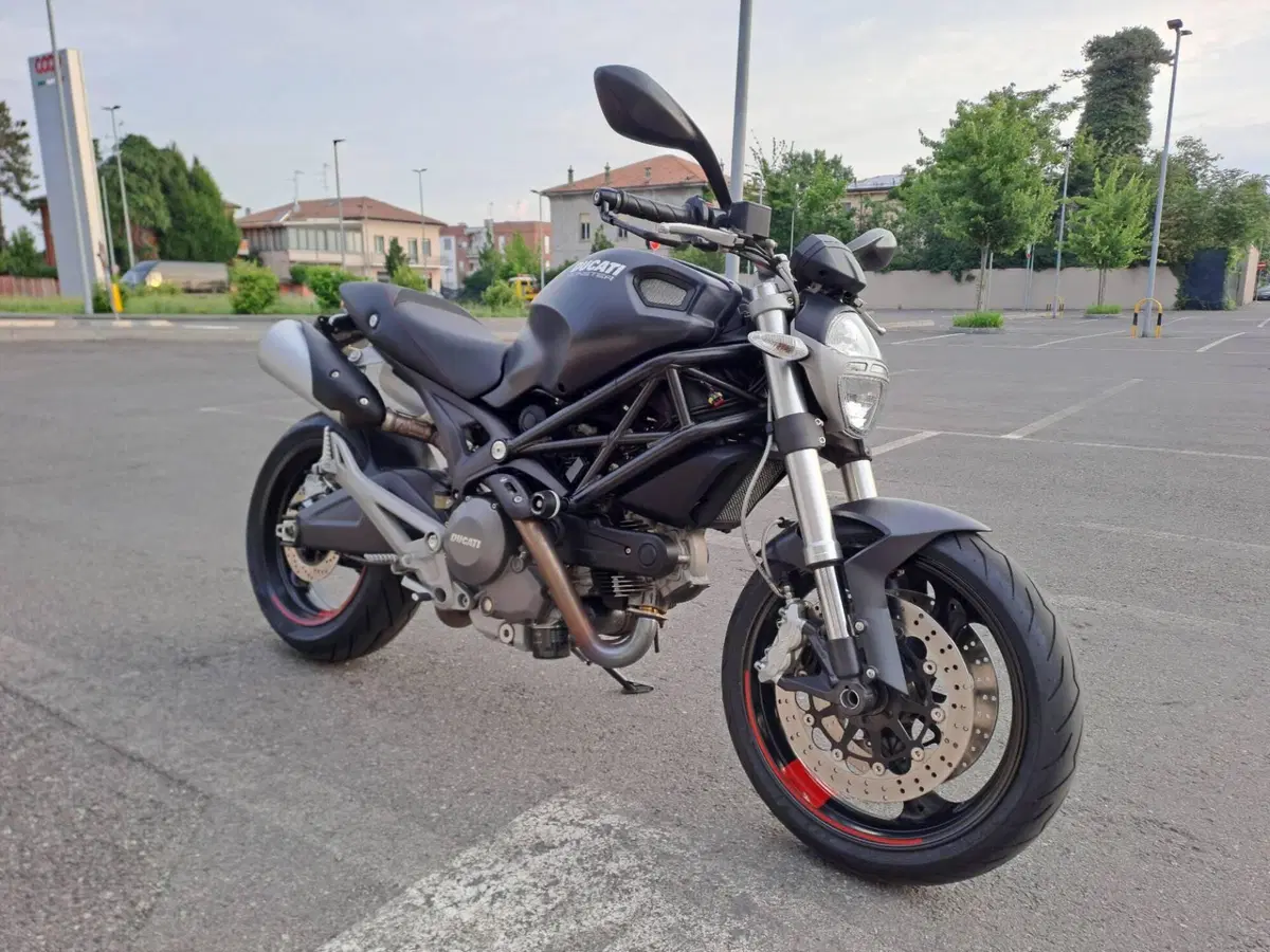 Ducati Monster 696 (2008 - 13) (2)
