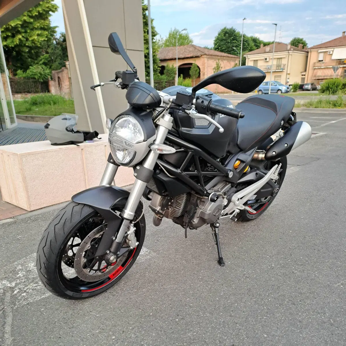Ducati Monster 696 (2008 - 13) (3)
