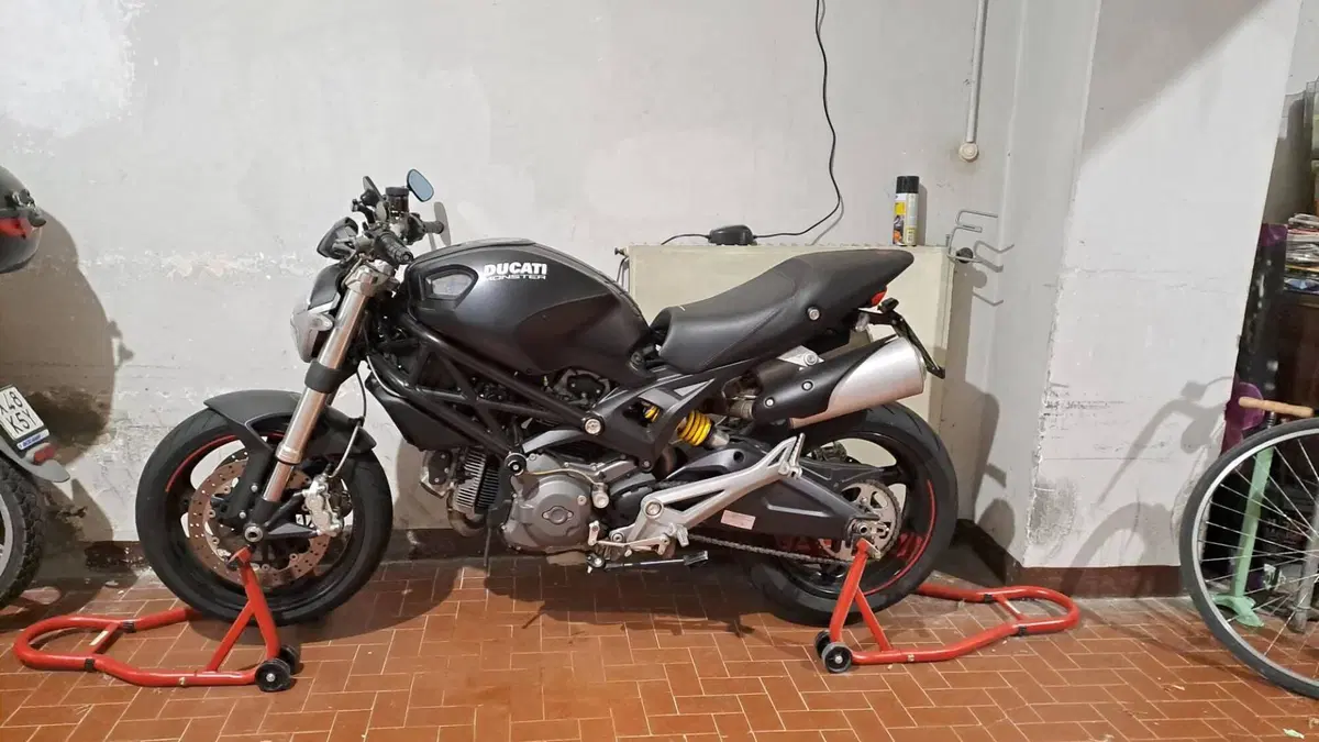 Ducati Monster 696 (2008 - 13) (7)