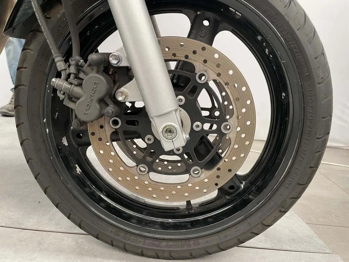Suzuki GSF 650 Bandit S (2005 - 06) (13)