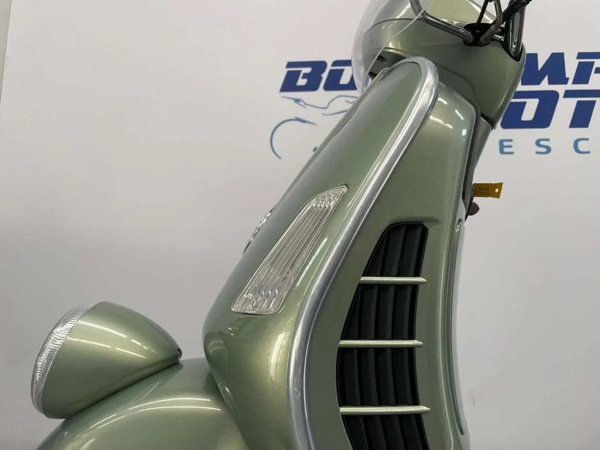 Vespa GTV 250 (3)