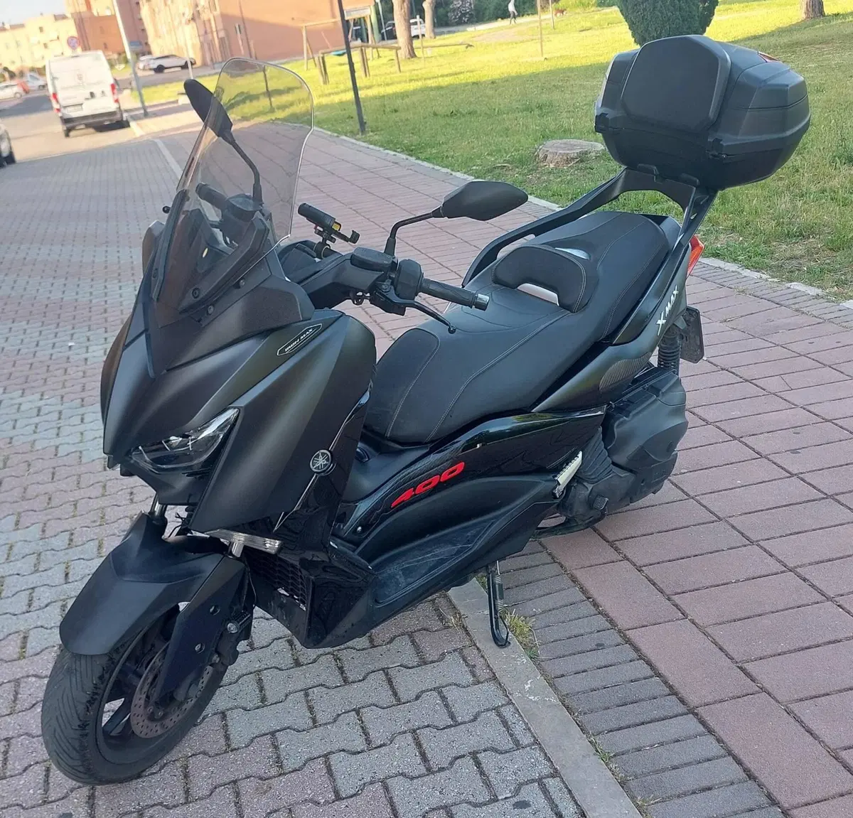 Yamaha X-Max 400 Iron Max (2019 - 20) (4)