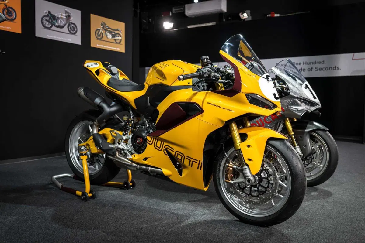 Ducati Collezione 100: le dieci livree leggendarie per celebrare cent'anni di storia [VIDEO] (27)