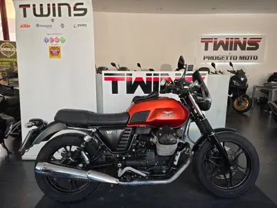 Moto Guzzi V7 II Stone (2015 - 17) usata