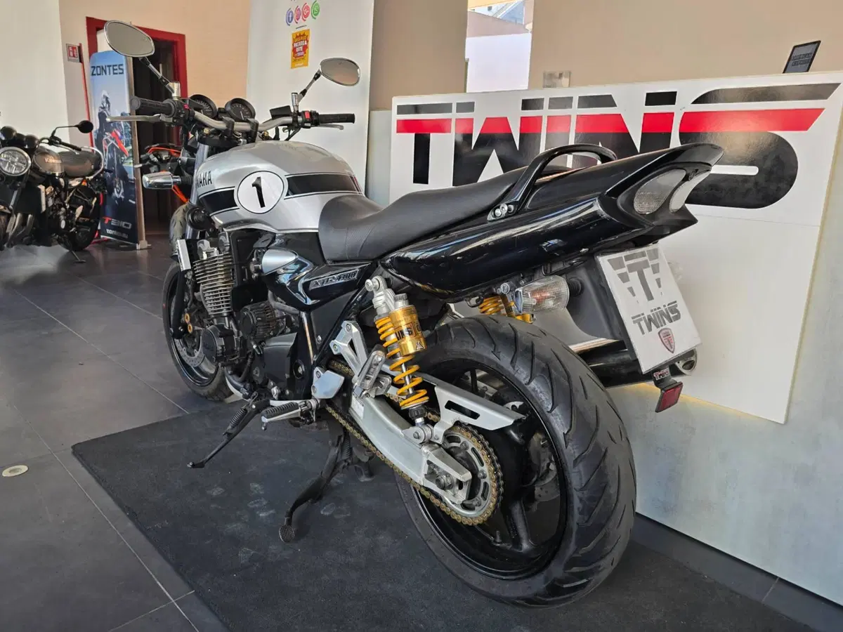 Yamaha XJR 1300 (2015 - 17) (6)