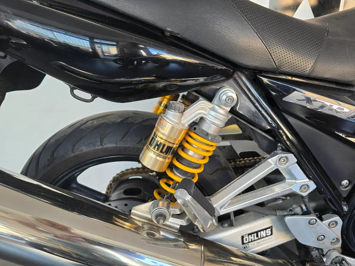 Yamaha XJR 1300 (2015 - 17) (9)
