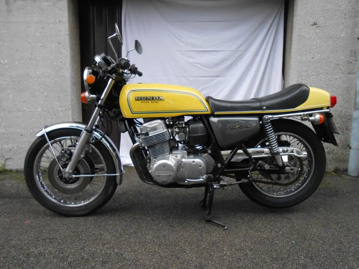 Honda CB750SS (2)