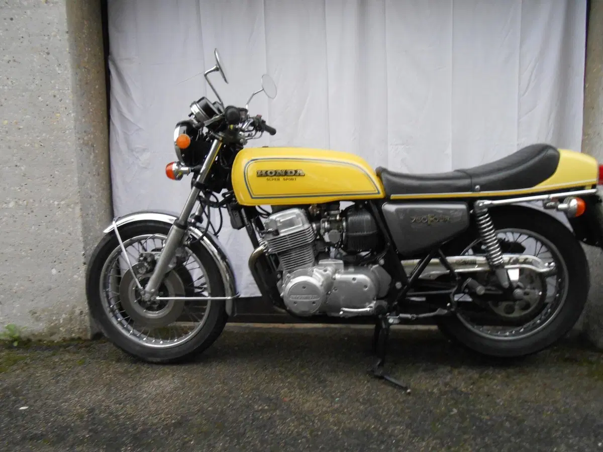 Honda CB750SS (3)