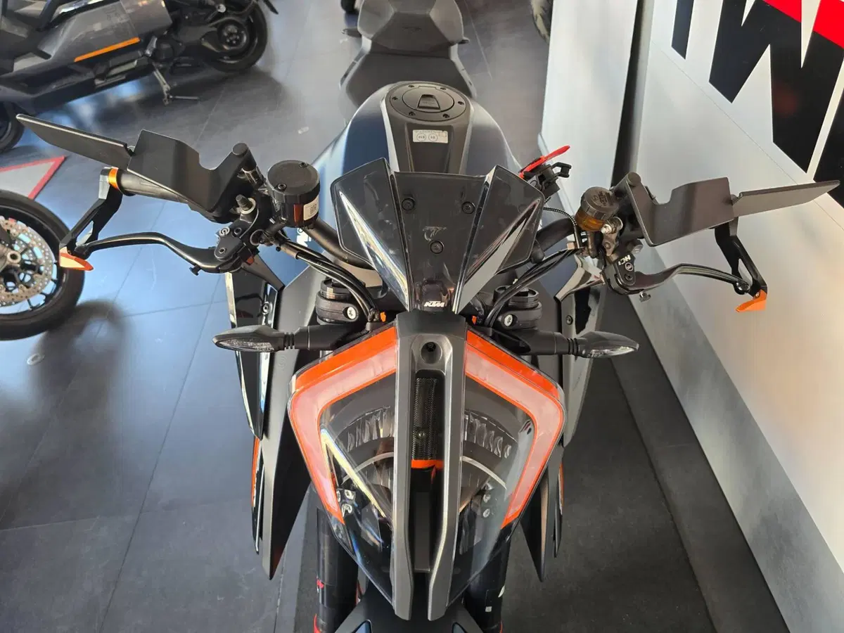 KTM 1290 Super Duke R (2022 - 23) (11)