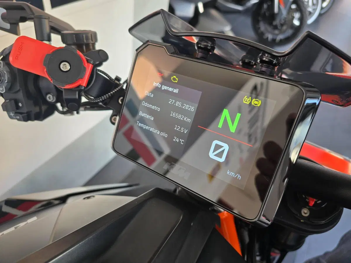 KTM 1290 Super Duke R (2022 - 23) (16)