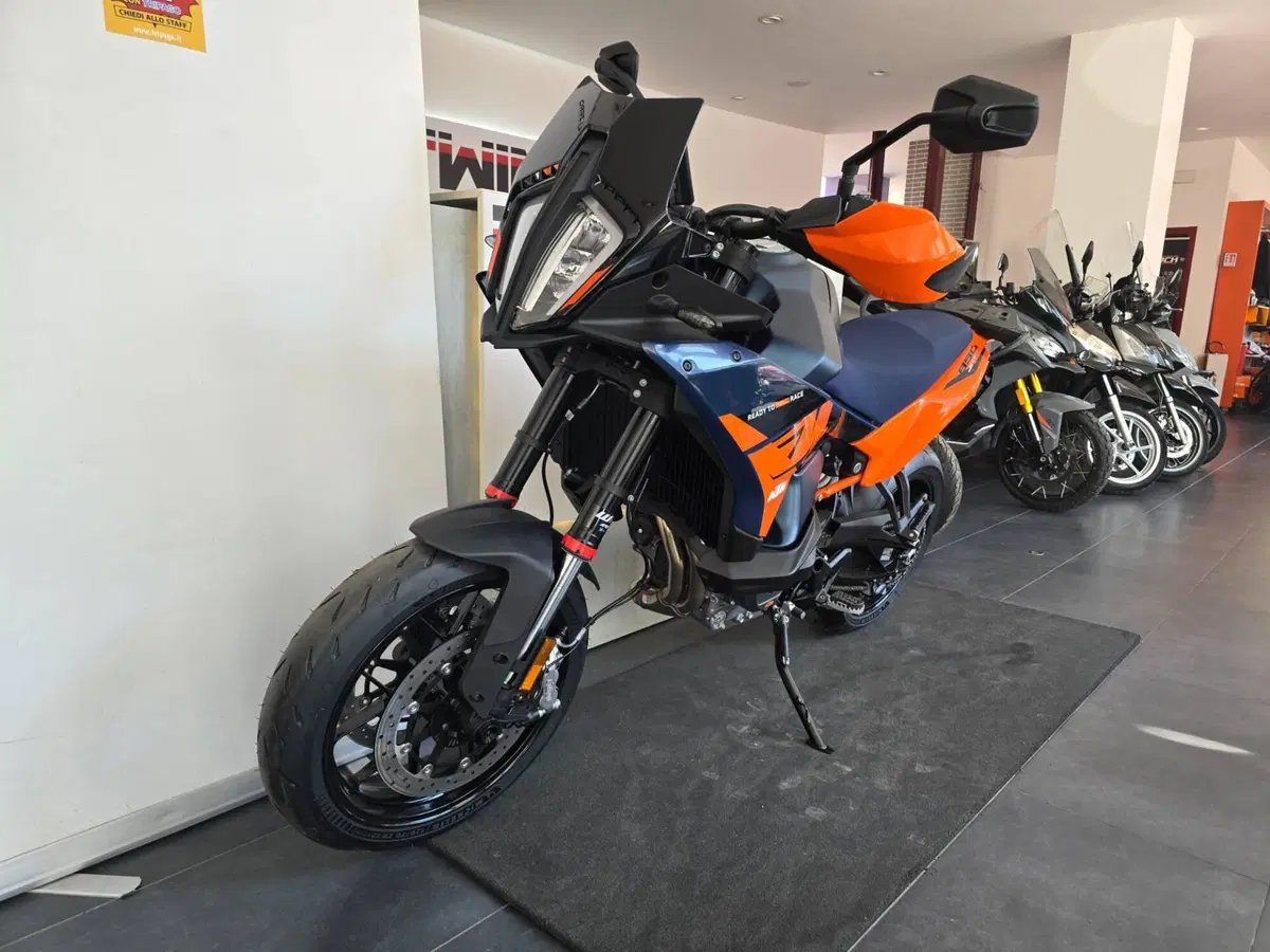 KTM 890 SMT (2026) (4)