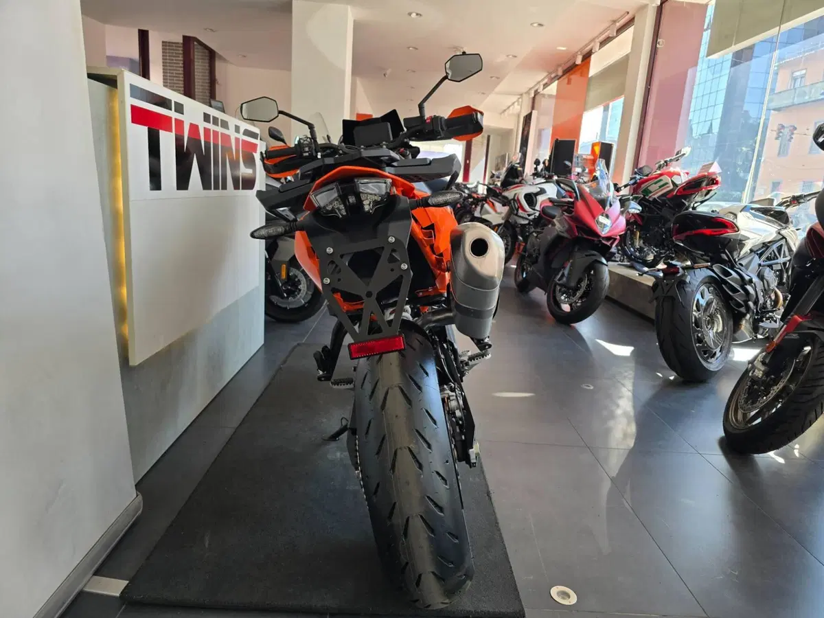 KTM 890 SMT (2026) (7)