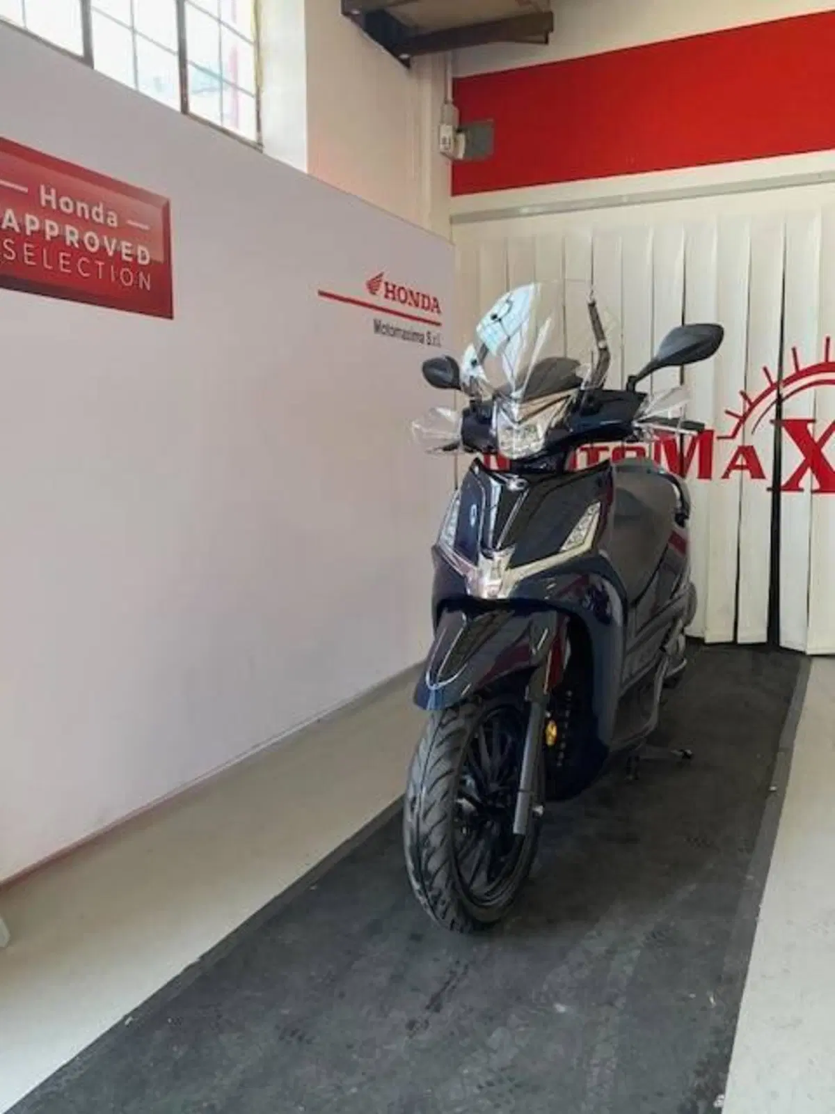Kymco Agility 300i (2021 - 25) (2)