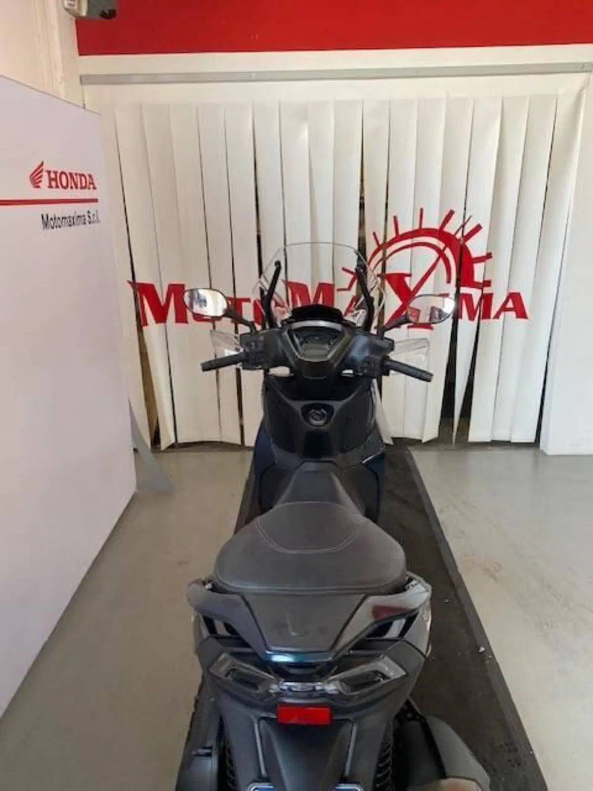 Kymco Agility 300i (2021 - 25) (3)