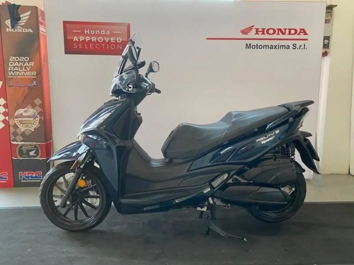 Kymco Agility 300i (2021 - 25) (4)