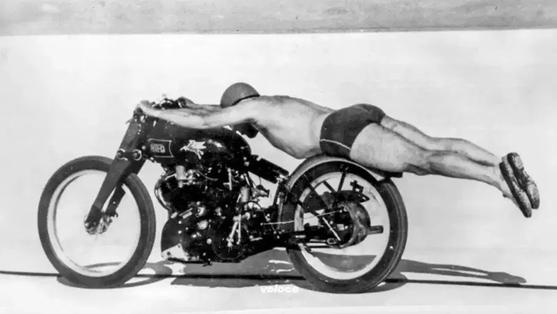 In moto a oltre 640 km/h. Sono pazzi questi inglesi