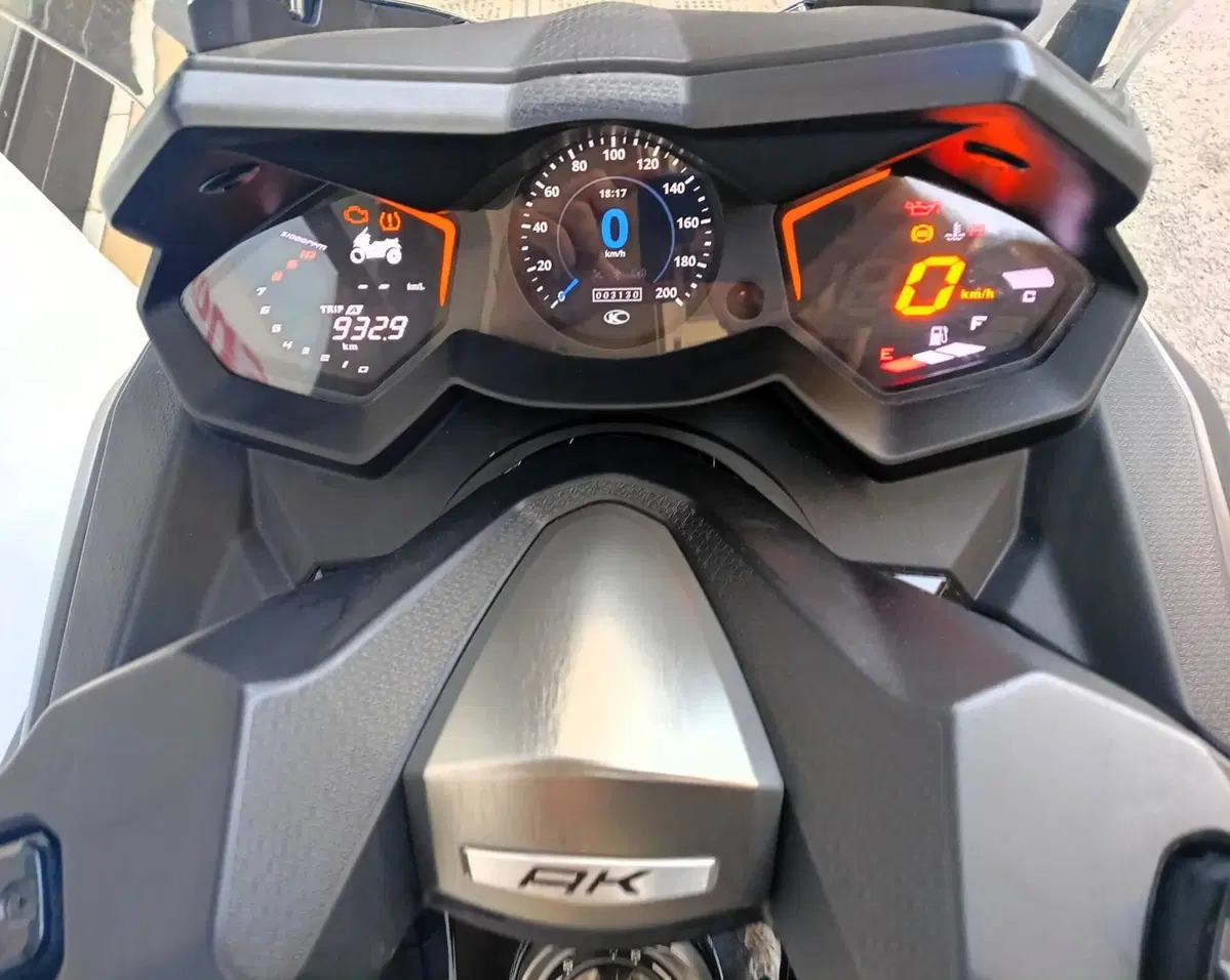 Kymco AK 550 ETS (2021 - 26) (4)