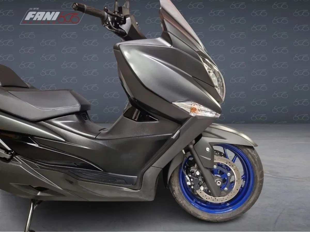 Suzuki Burgman 400 (2022 - 24) (5)