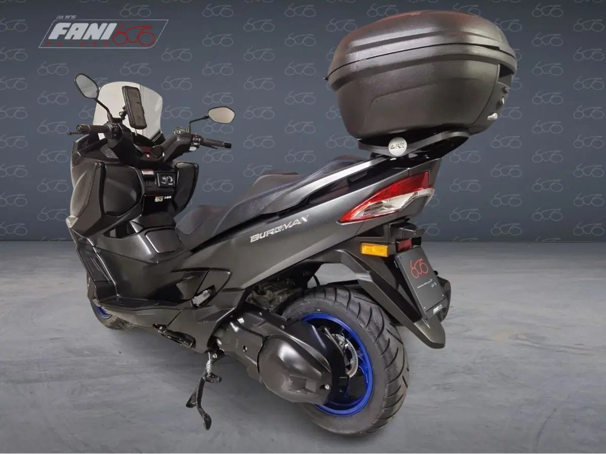 Suzuki Burgman 400 (2022 - 24) (4)