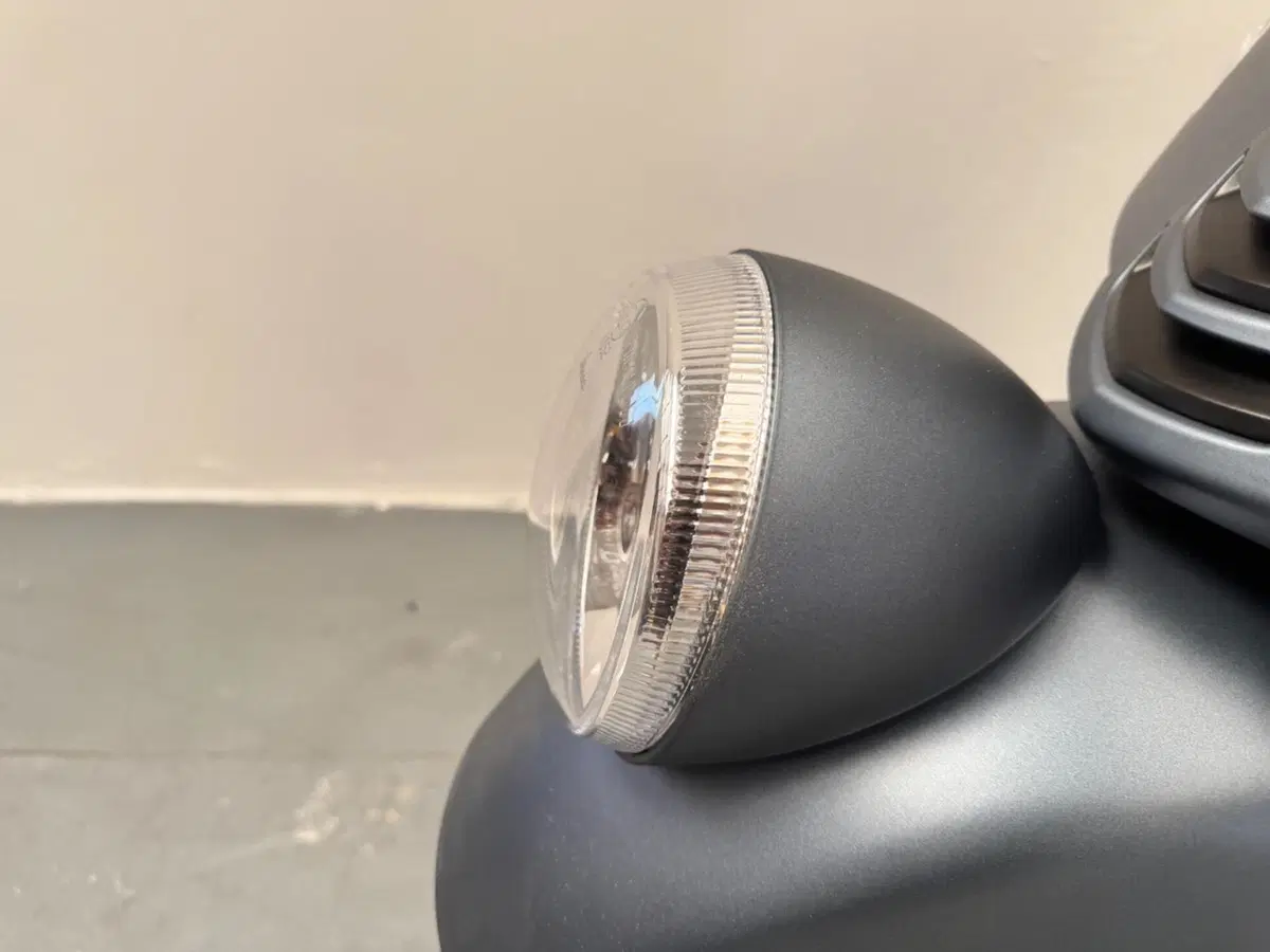 Vespa Sei Giorni 300 Hpe (2021 - 22) (2)