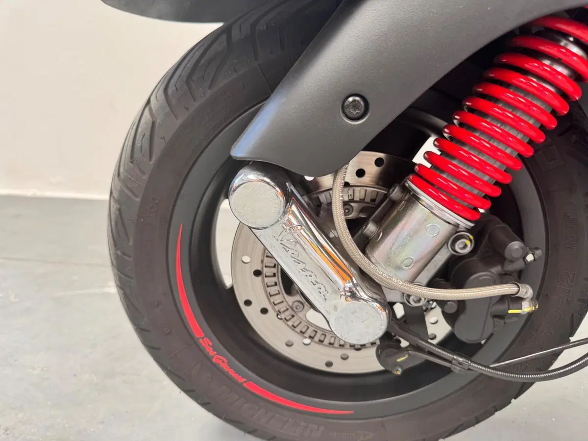 Vespa Sei Giorni 300 Hpe (2021 - 22) (3)