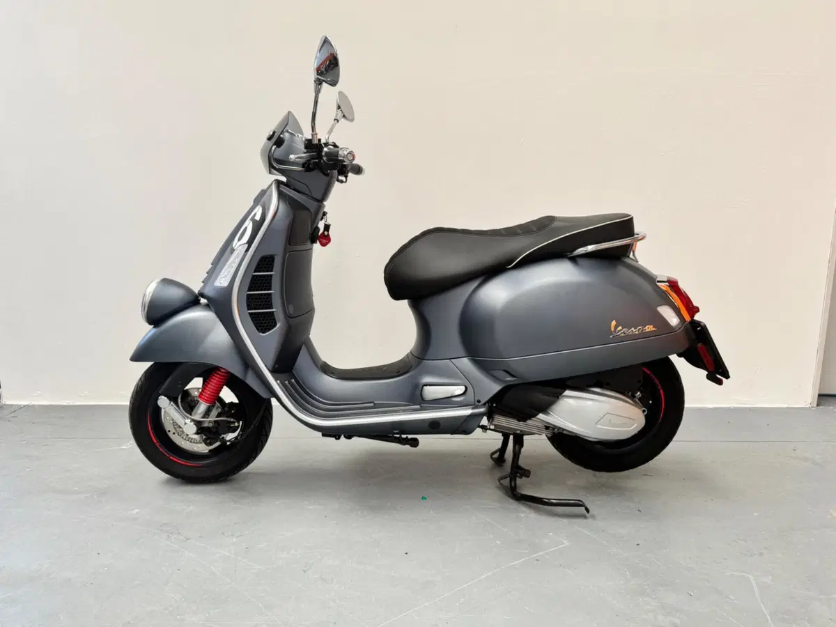 Vespa Sei Giorni 300 Hpe (2021 - 22) (4)