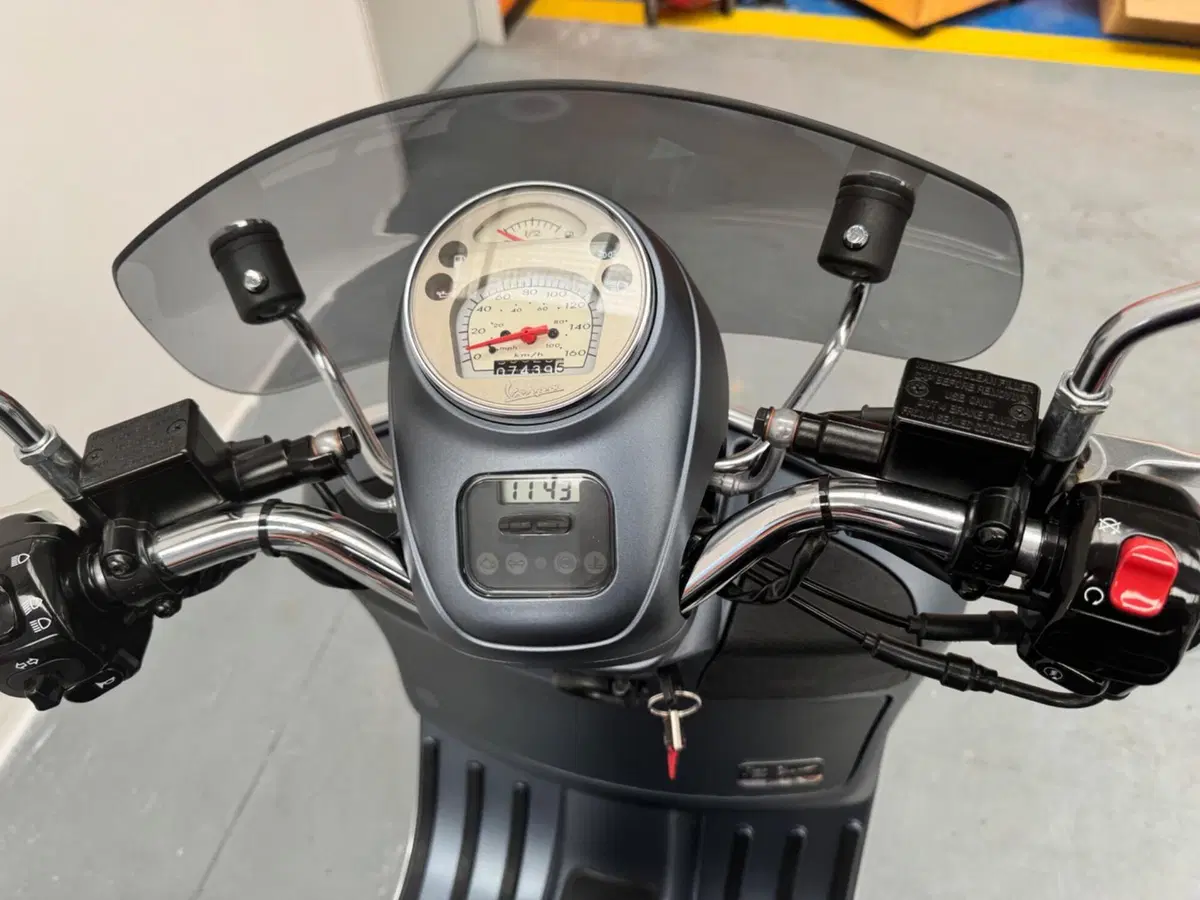 Vespa Sei Giorni 300 Hpe (2021 - 22) (10)