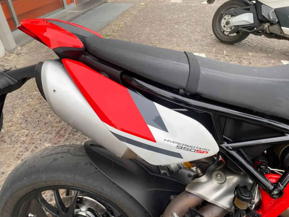 Ducati Hypermotard 950 SP (2022 - 25) (6)