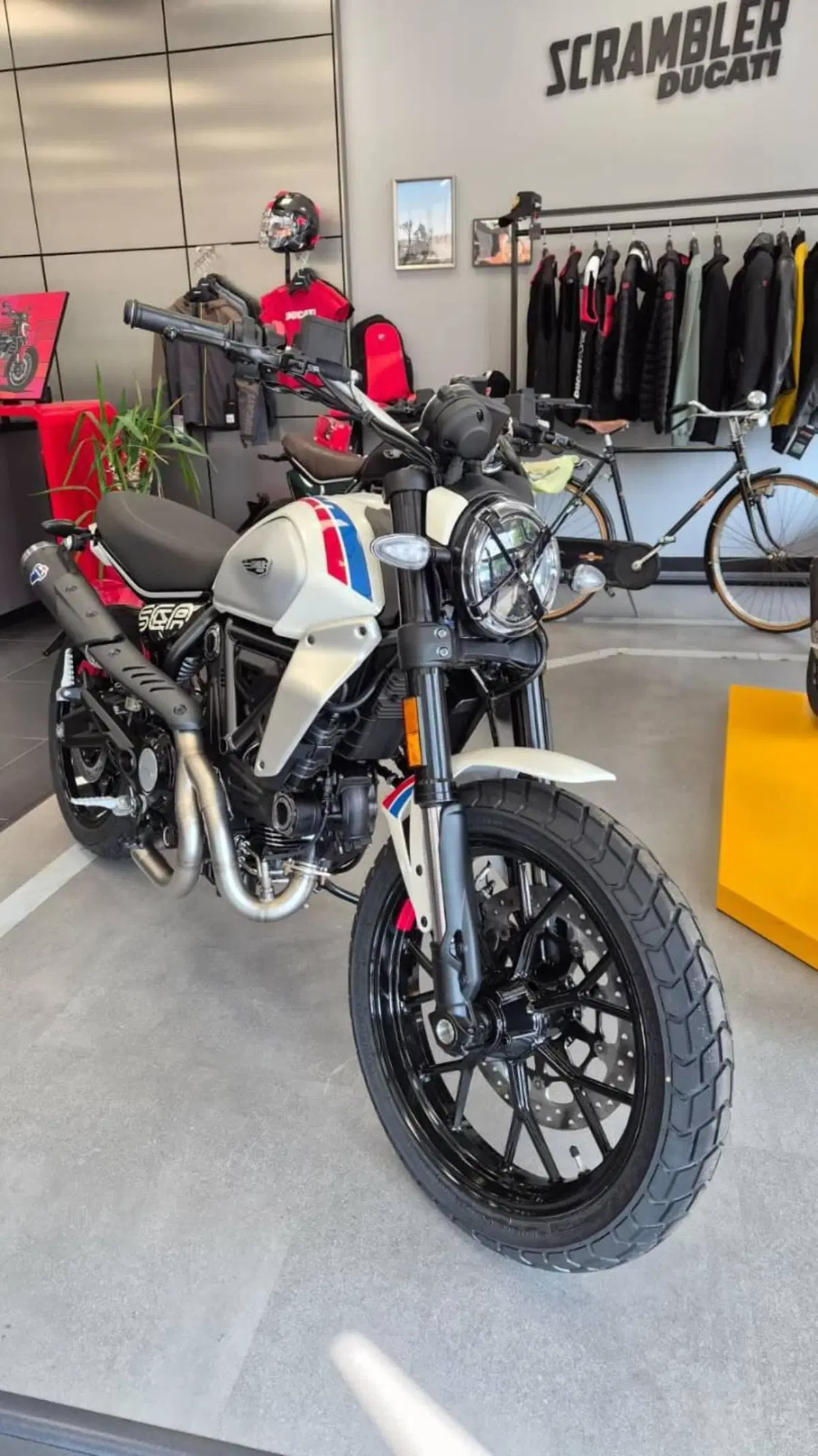 Ducati Scrambler 800 Icon (2025 - 26) (2)