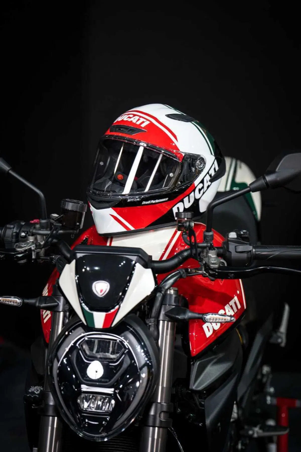 Monster 100 (11)