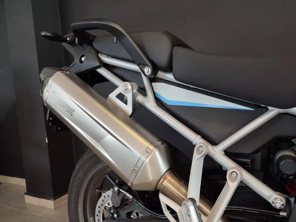 Triumph Tiger 900 Alpine Special Edition (2026) (7)