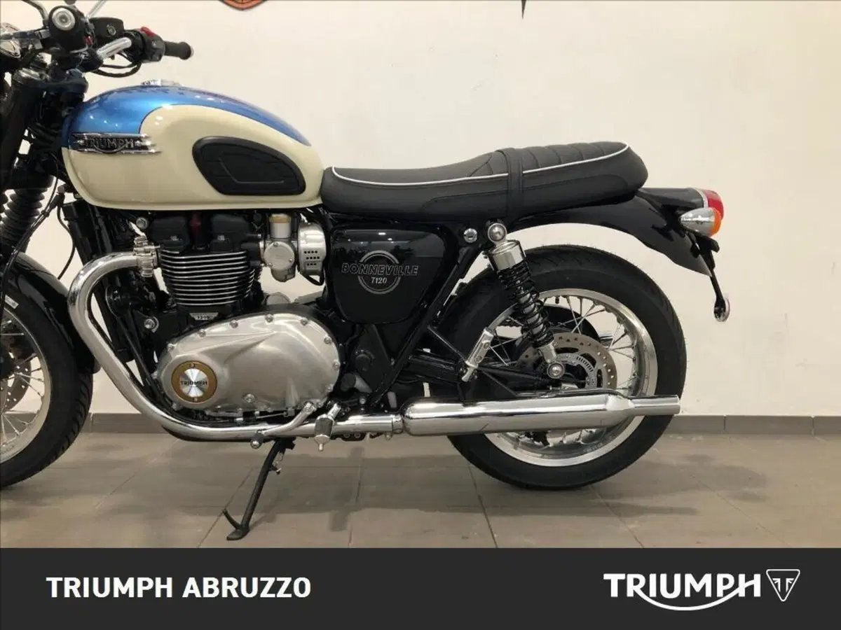 Triumph Bonneville T120 (2026) (10)