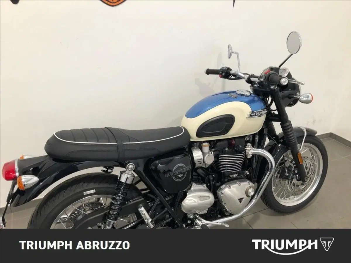 Triumph Bonneville T120 (2026) (14)