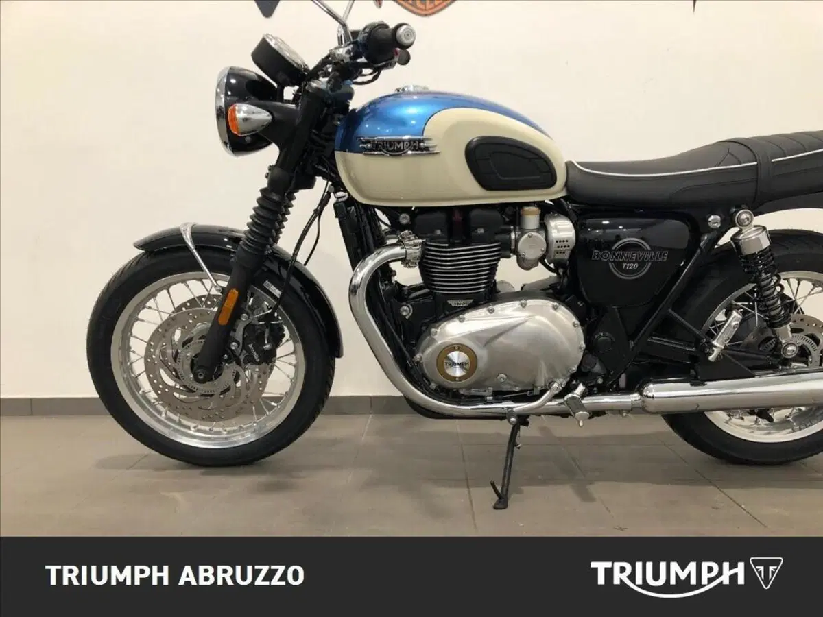 Triumph Bonneville T120 (2026) (11)