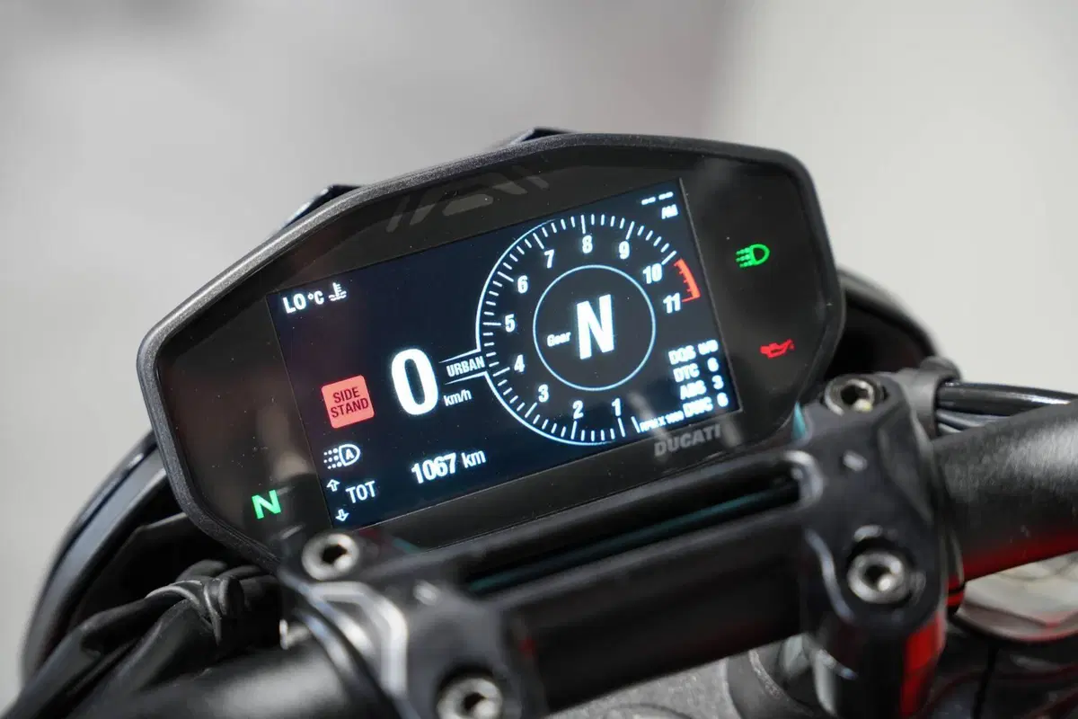 Ducati Hypermotard 950 RVE (2022 - 25) (6)