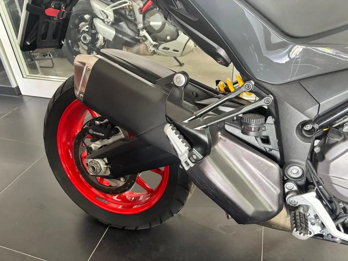 Ducati Multistrada V2 S (2022 - 24) (4)