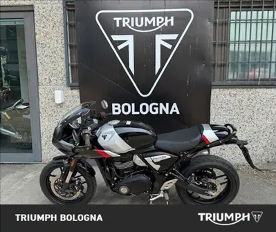 Triumph Thruxton 400 (2026) usata