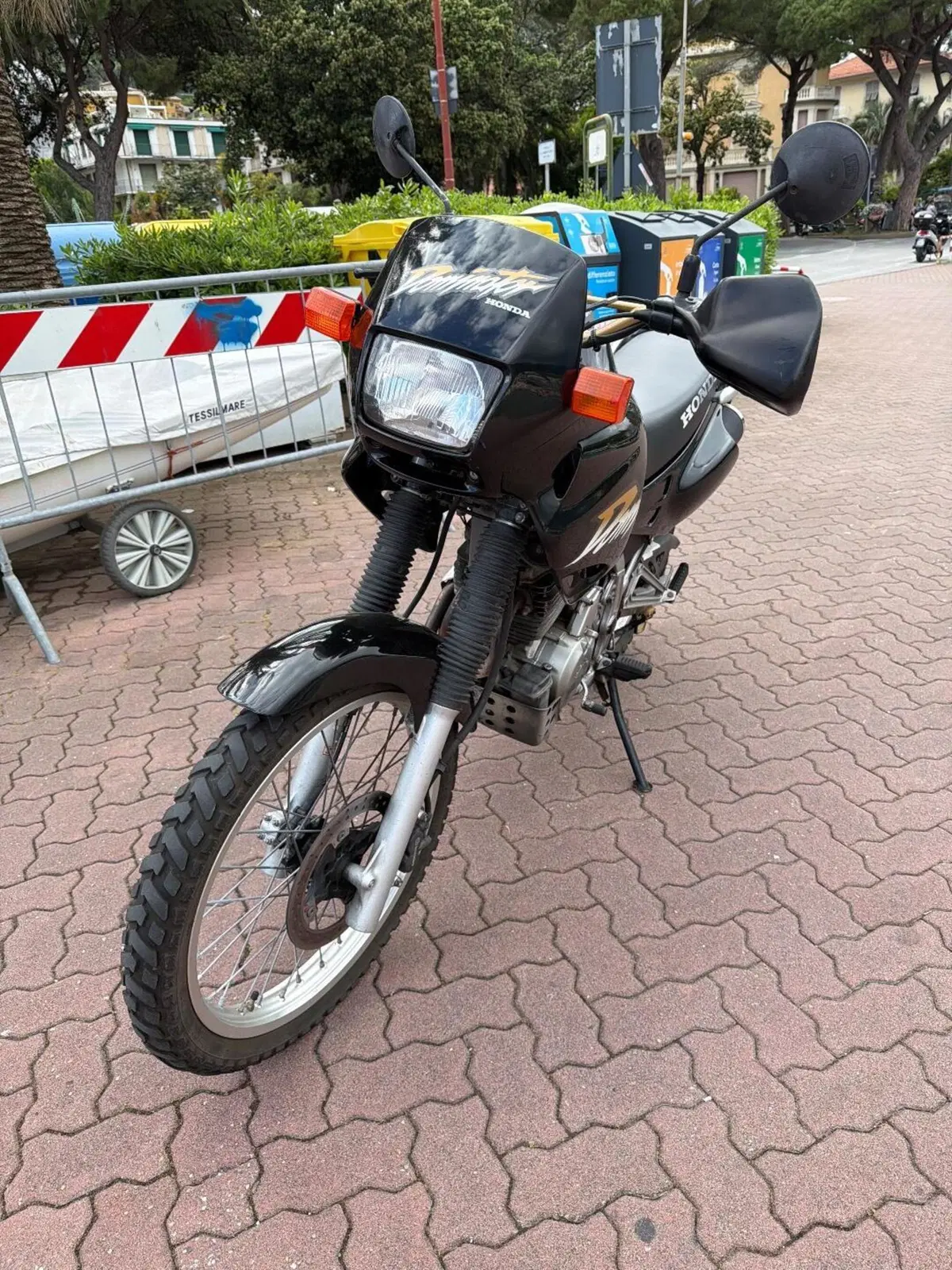 Honda Dominator (2)