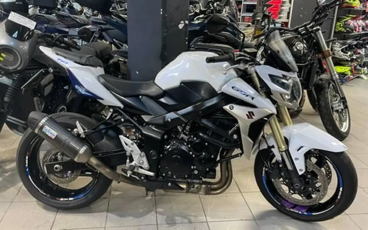 Suzuki GSR 750 (2010 - 15)