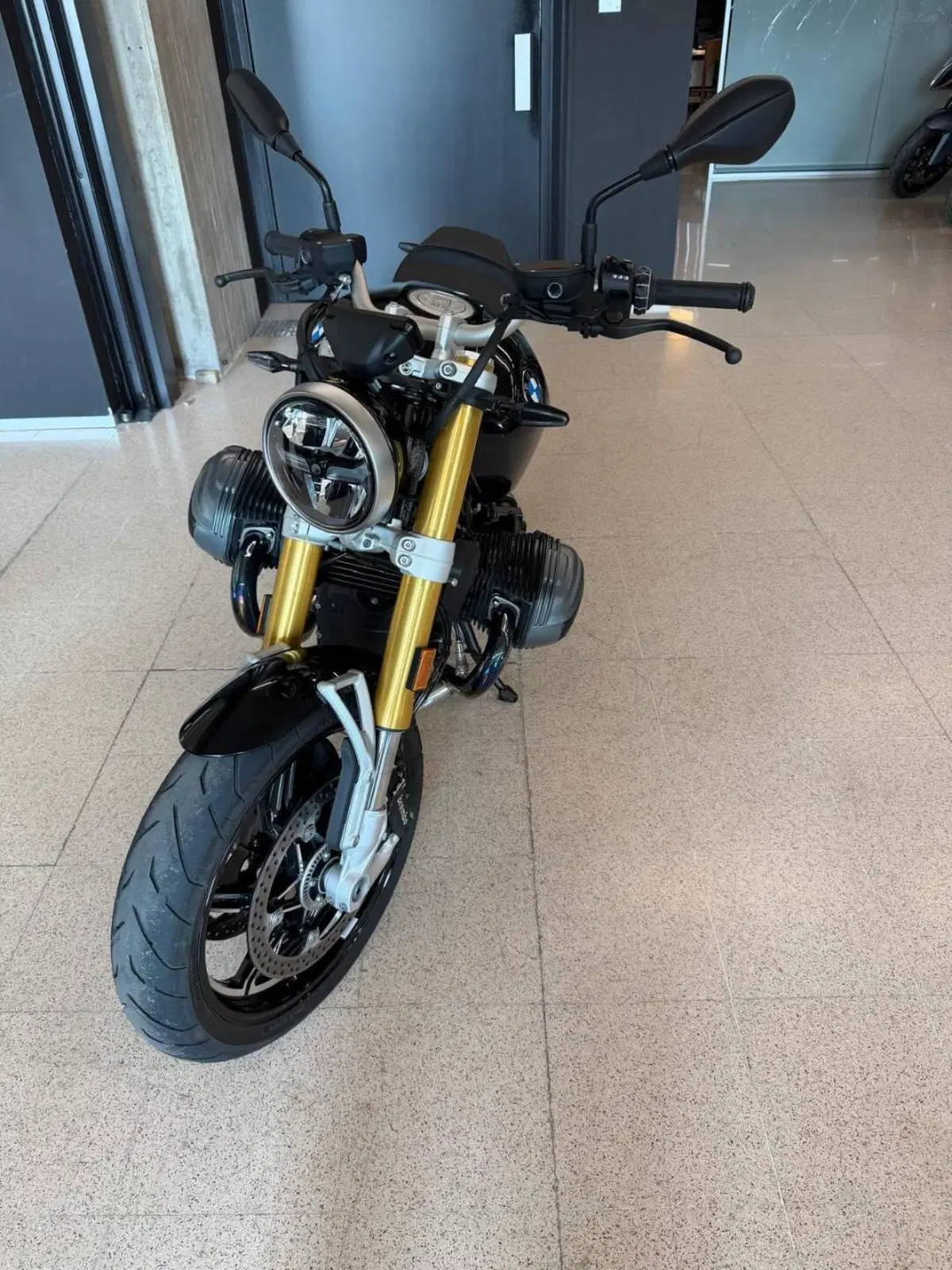 Bmw R 12 (2024 - 26) (3)