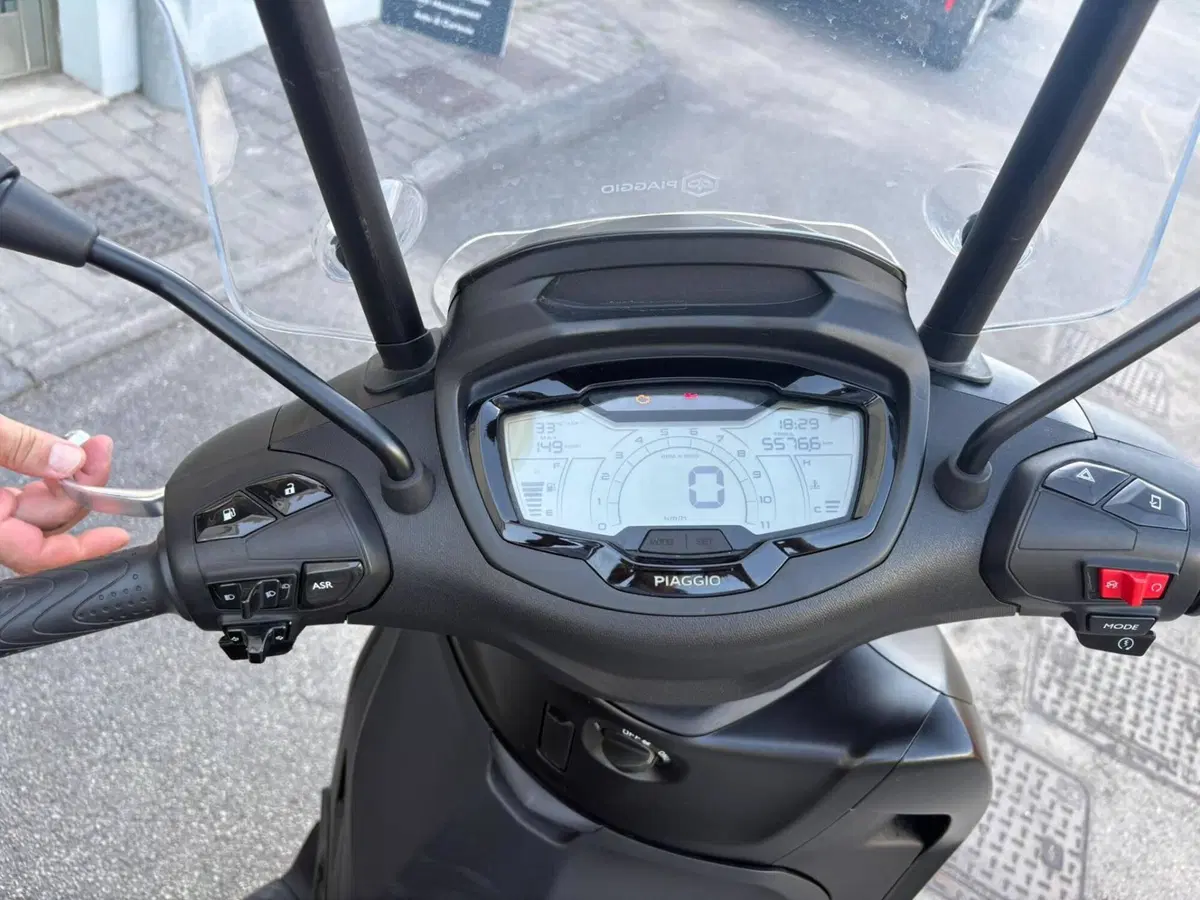 Piaggio Beverly 400 S ABS-ASR (2021 - 24) (8)