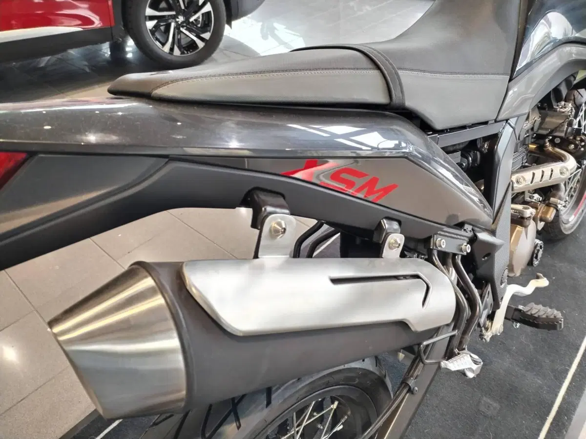 Malaguti XSM 125 (2021 - 26) (9)