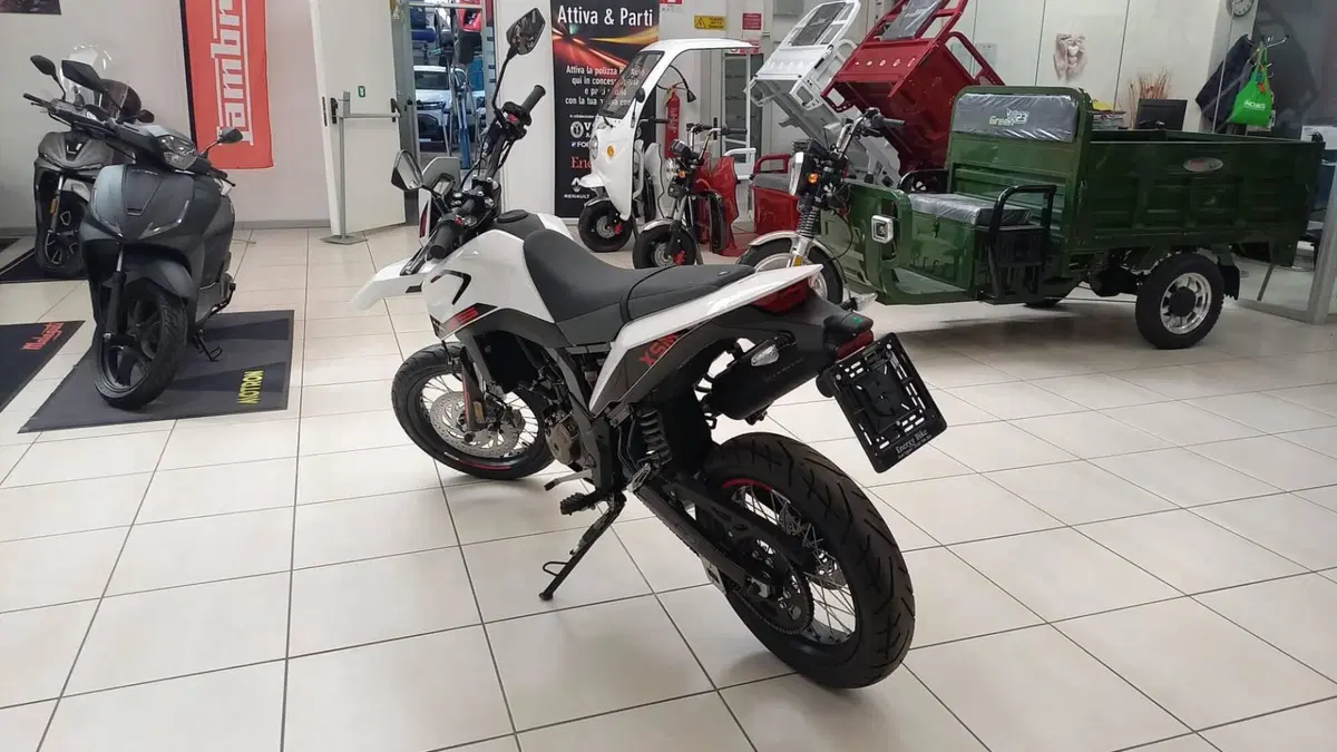 Malaguti XSM 125 (2021 - 26) (3)