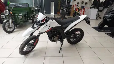 Malaguti XSM 125 (2021 - 26) usata