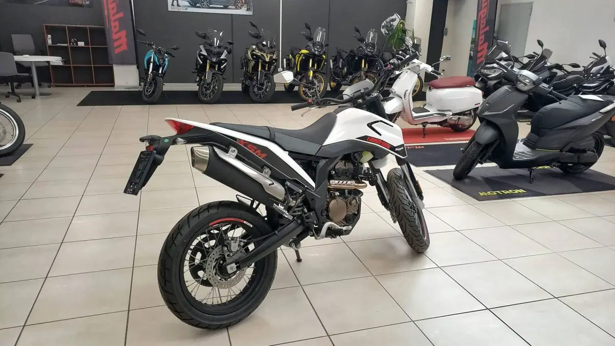 Malaguti XSM 125 (2021 - 26) (4)