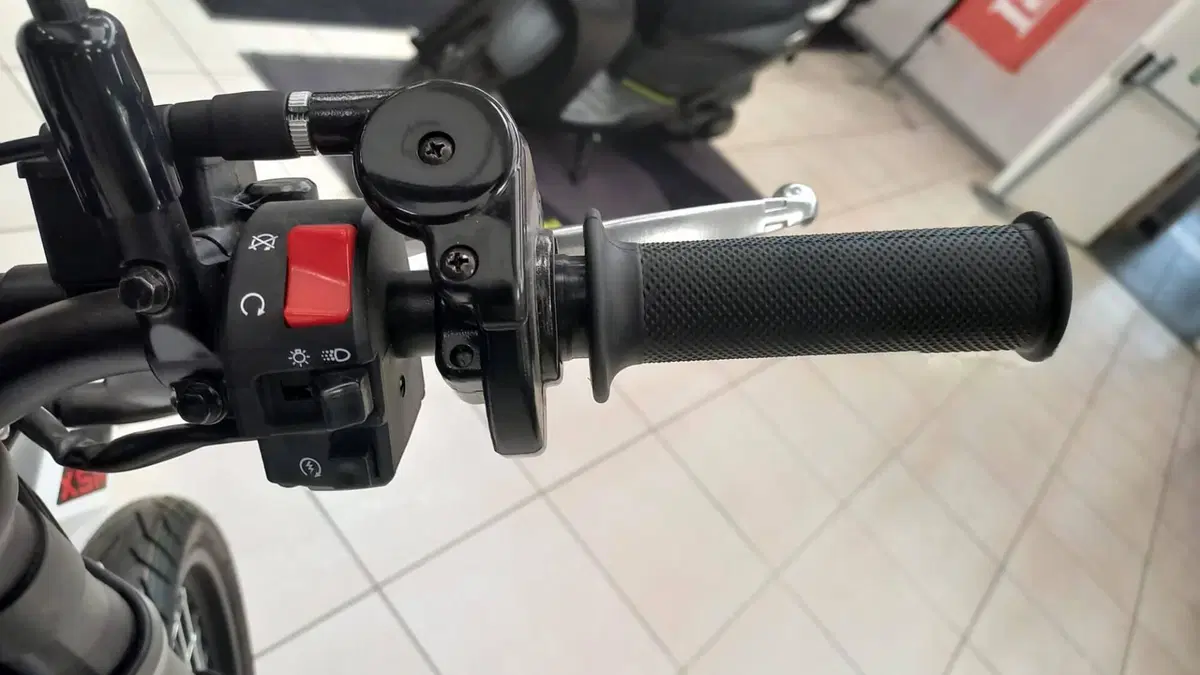 Malaguti XSM 125 (2021 - 26) (8)